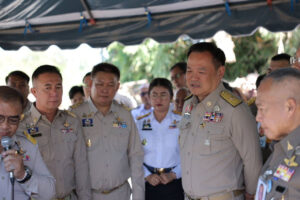 อนุทิน บึงบอระเพ็ด