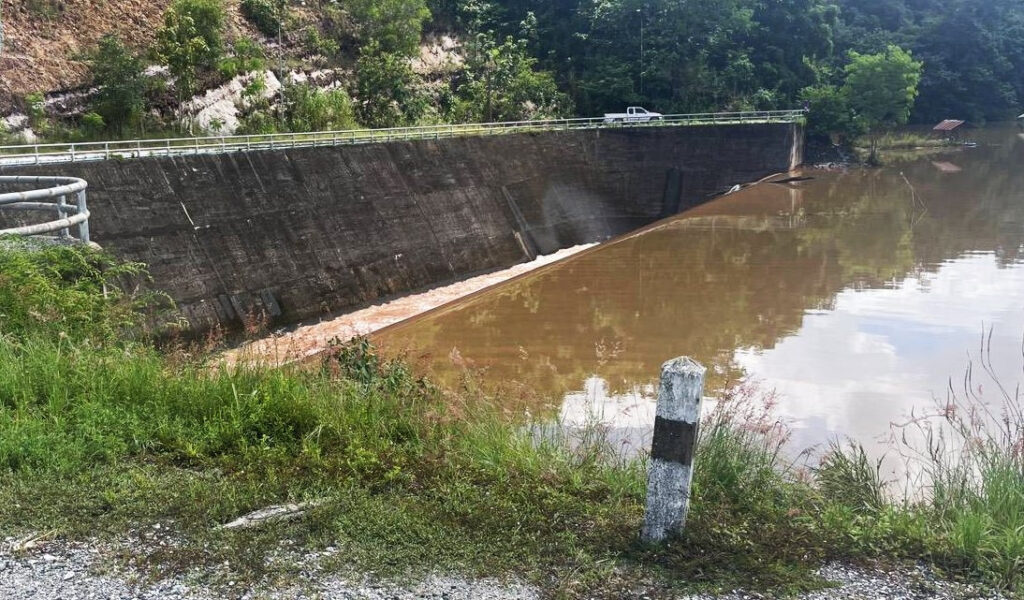 อ่างเก็บน้ำตรอน